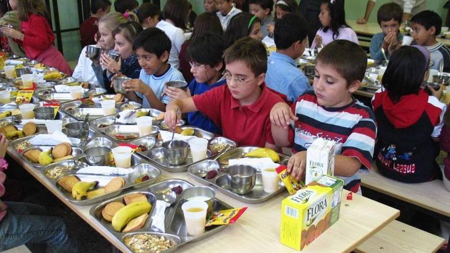 Los becados de comedor crecen un 46% y alertan del auge de la pobreza