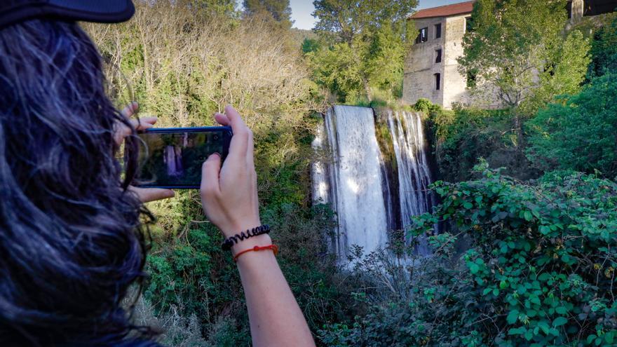 Los parajes de Alcoy se convierten en un reclamo turístico tras las lluvias de marzo y abril