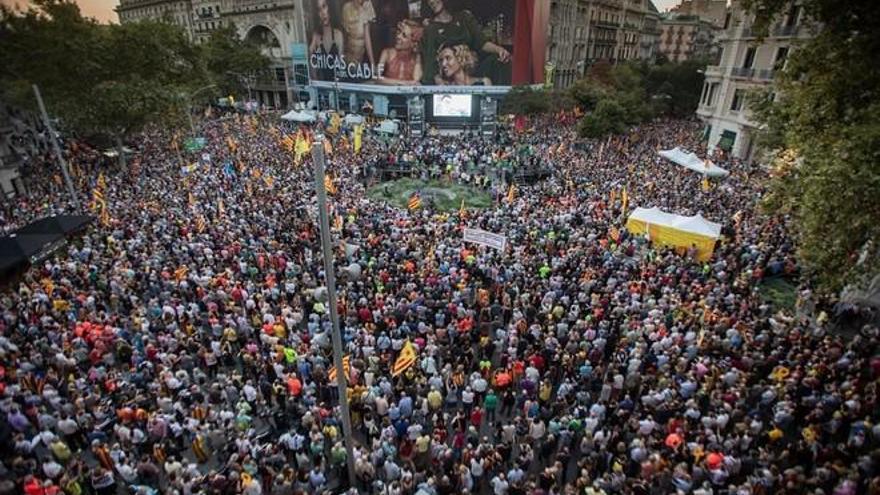 Multitudinaria concentración en Barcelona un año después del 20-S