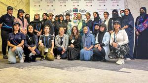 Algunas de las participantes en el primer rally de navegación exclusivo para mujeres en Arabia Saudí.