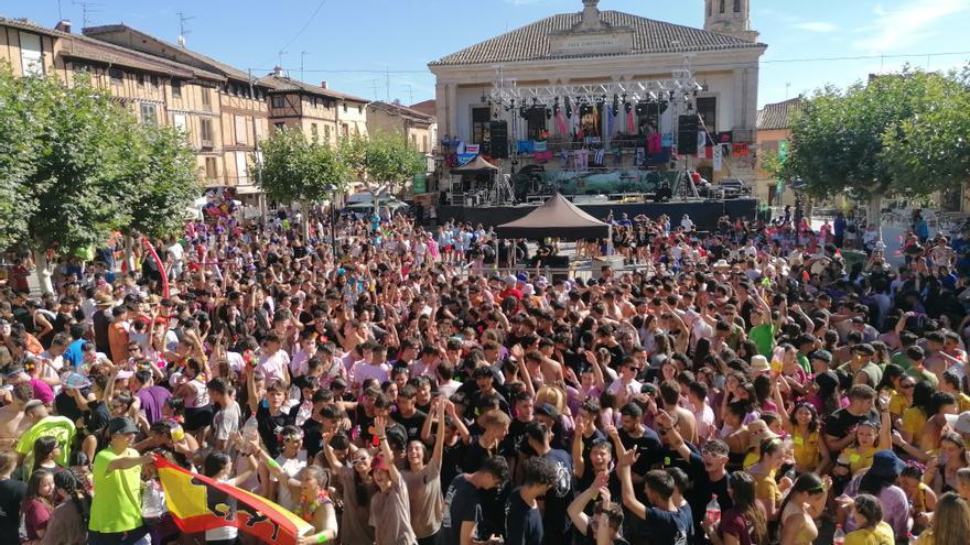 GALERÍA | Las peñas prenden la mecha festiva en Toro