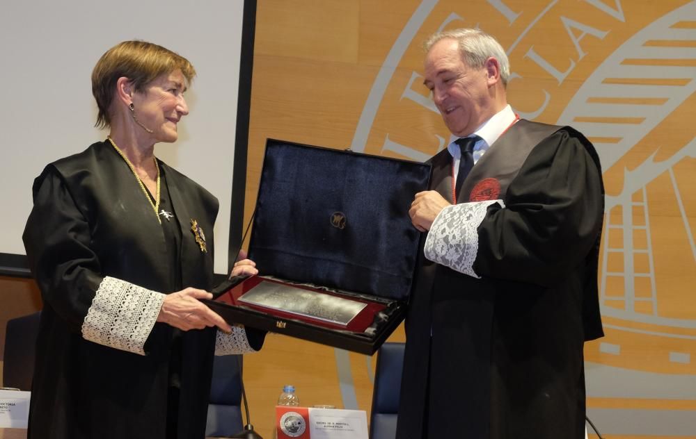 La presidenta de los abogados españoles, premiada por el Colegio