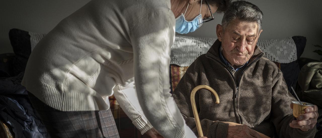 Servicio de ayuda a domicilio a personas mayores en Ourense