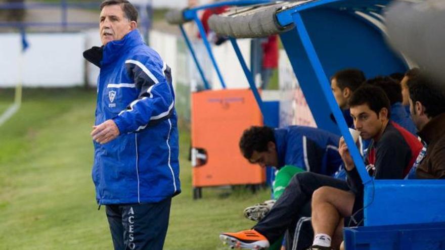 Quirós, siguiendo el partido del domingo en Miramar ante el Leganés.