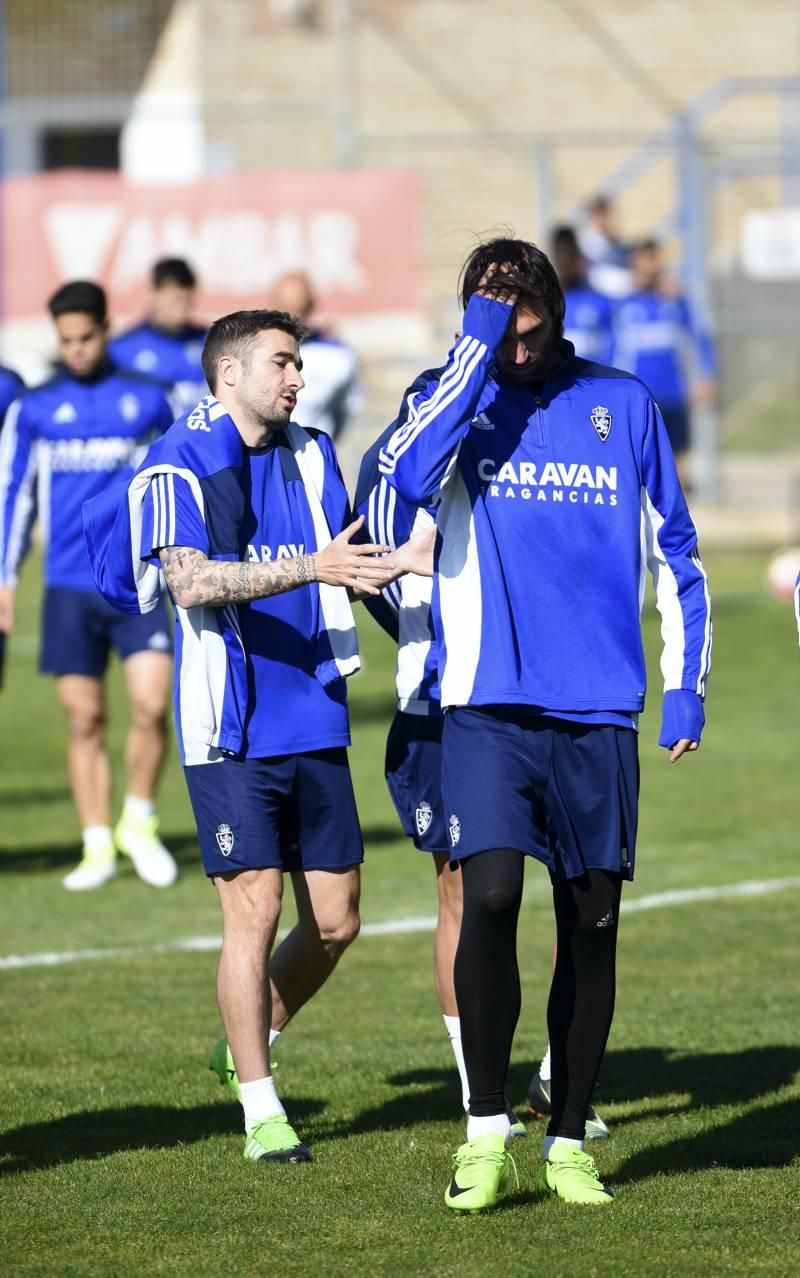 Entrenamiento a puerta abierta del Real Zaragoza en La Romareda