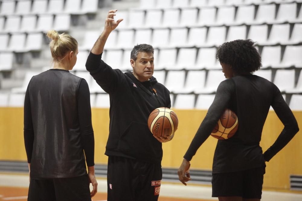 Primers entrenaments de l''Uni amb Xavi Fernández