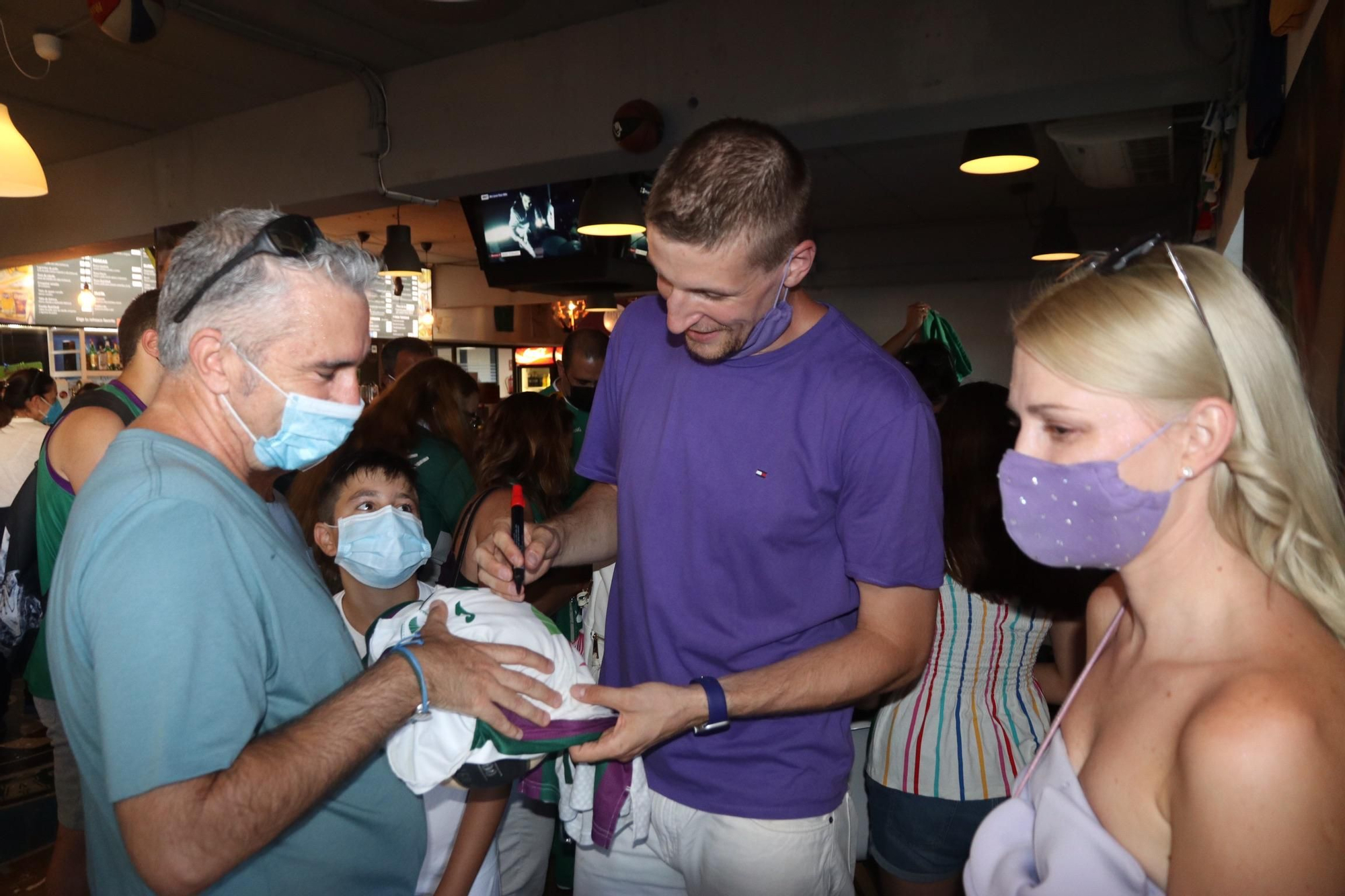 Waczynski se despide de la afición del Unicaja