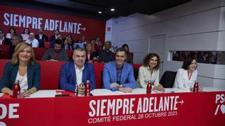 Pedro Sánchez arremete contra la falta de solidaridad del PP con la crisis migratoria en Canarias