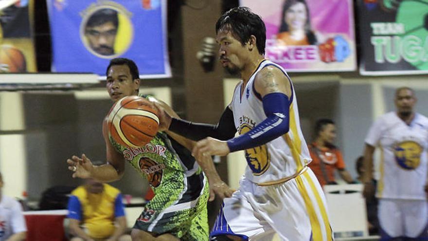 Manny Pacquiao, en un partido de baloncesto