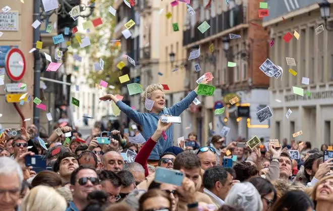El Domingo de Resurrección llena de luz las calles de Alicante