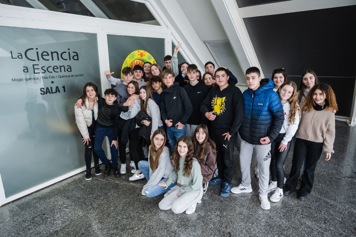 El colegio HHDC de Tavernes de la Valldigna visita la Ciutat de les Arts i les Ciències