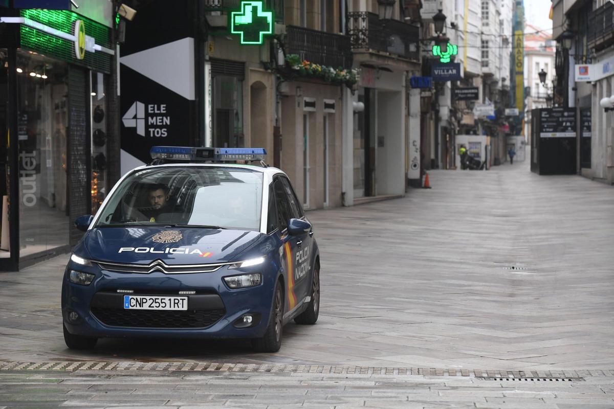 Patrulla de la Policía Nacional en A Coruña.