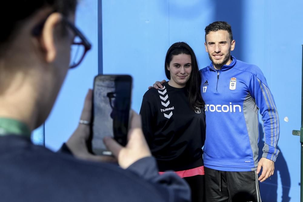 Entrenamiento del Real Oviedo a puerta abierta en El Requexón