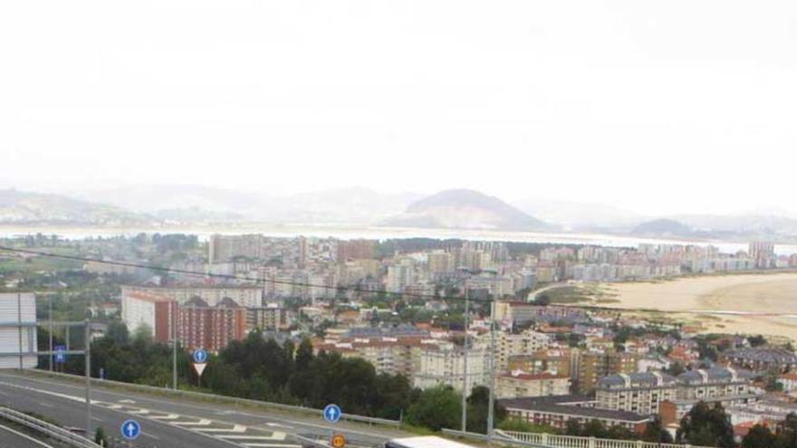 La Autovía del Cantábrico a su paso por Laredo (Cantabria).