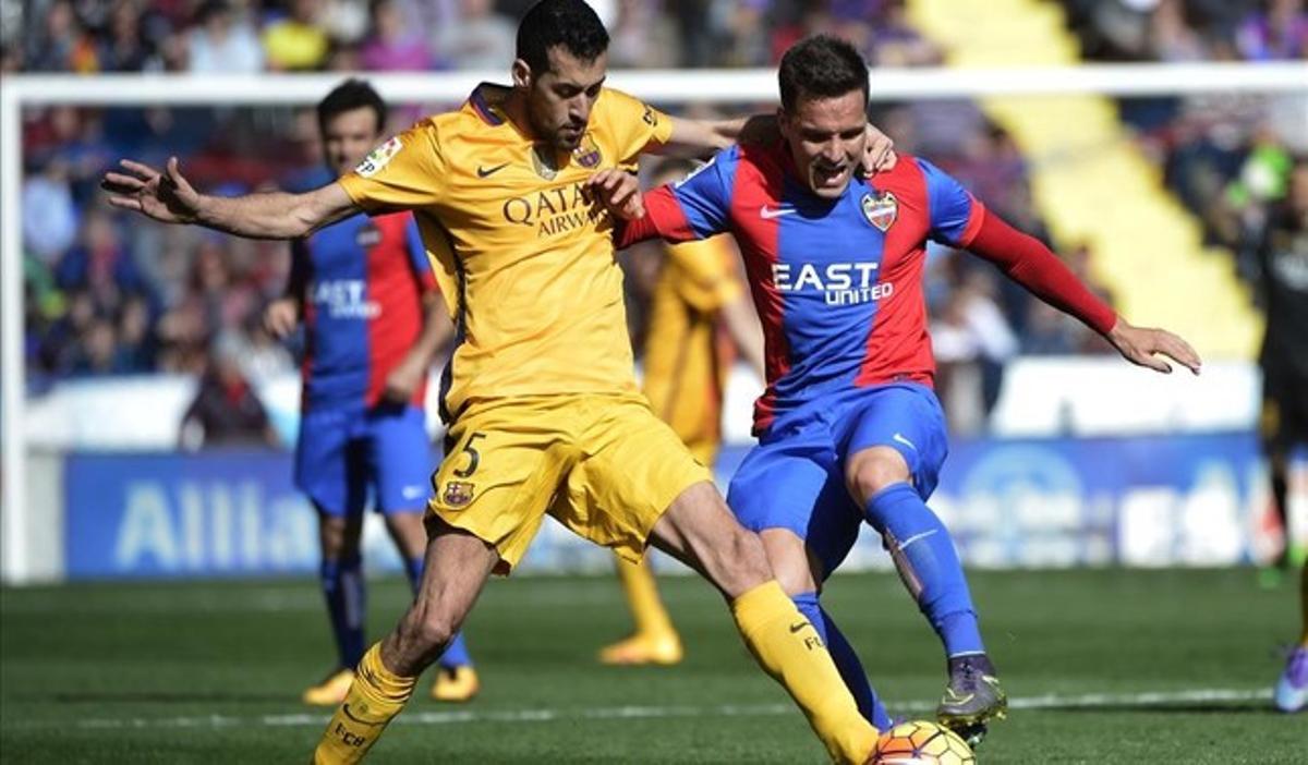 crmartinez32699520 barcelona s midfielder sergio busquets l vies wi160209105055 crmartinez32699520 barcelona s midfielder sergio busquets l vies wi160209105055