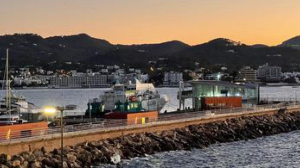 En este periodo se ha limitado el tamaño de los barcos que pueden llegar a puerto.