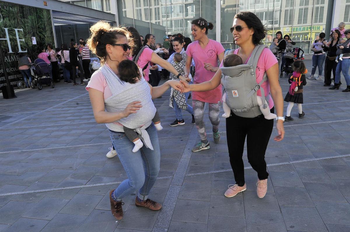 Tetada del 8M en Elche