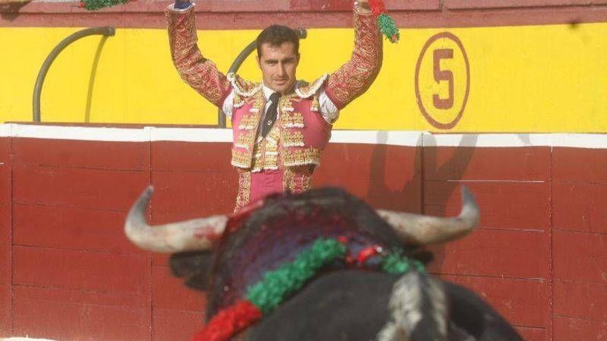 El Fandi, Álvaro Lorenzo y Sebastián Castella torearán en la Feria del Ángel