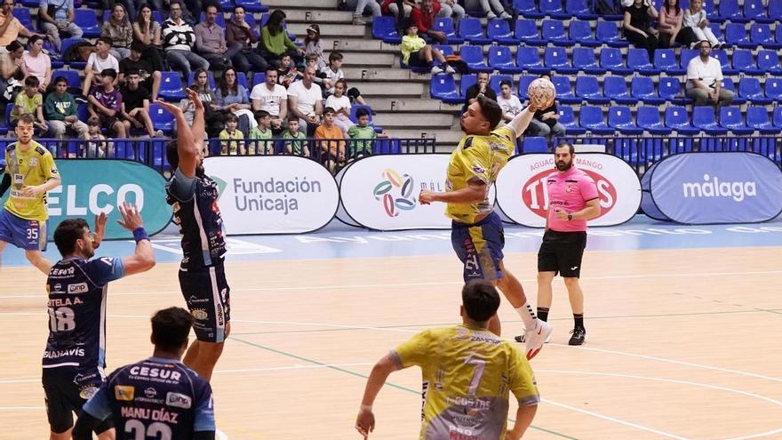 El Balonmano Zamora cae ante un Trops Málaga superior