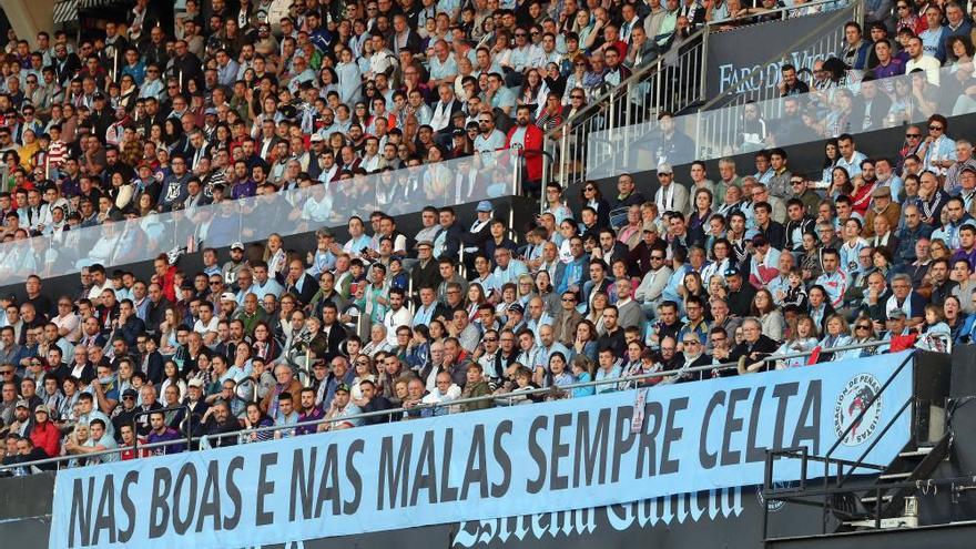Celta - Villarreal | Los jugadores salen a dar las gracias a la afición