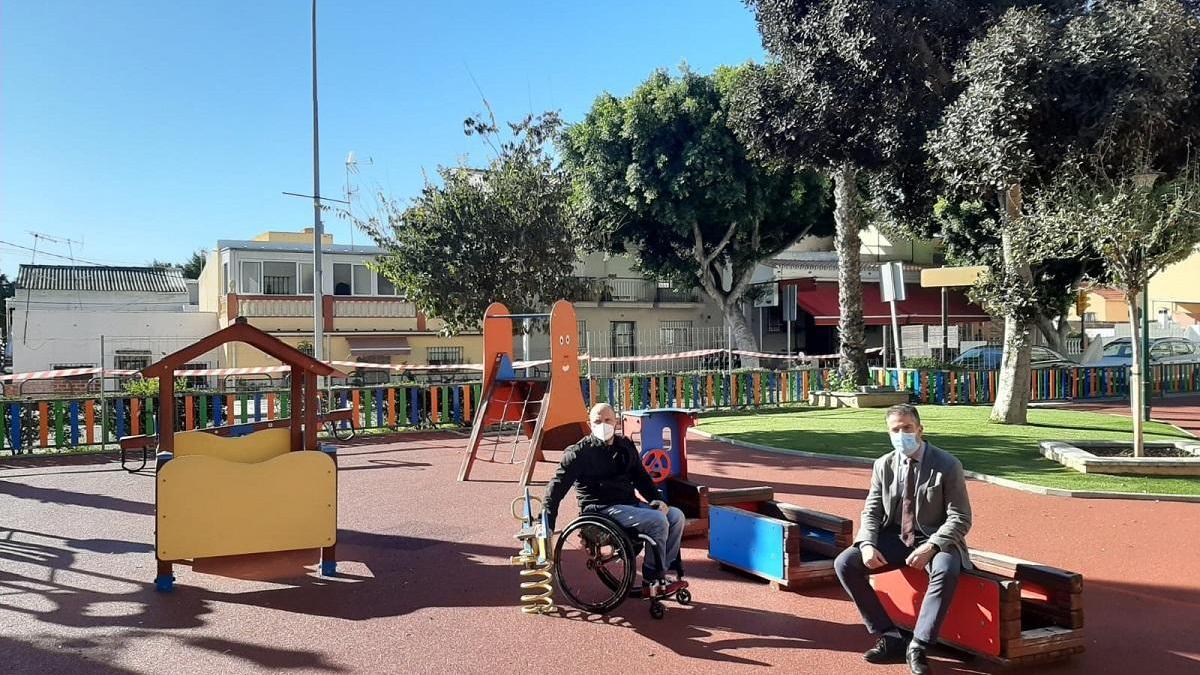 Raúl López y Carlos Conde hoy, en la plaza del Carrascón.