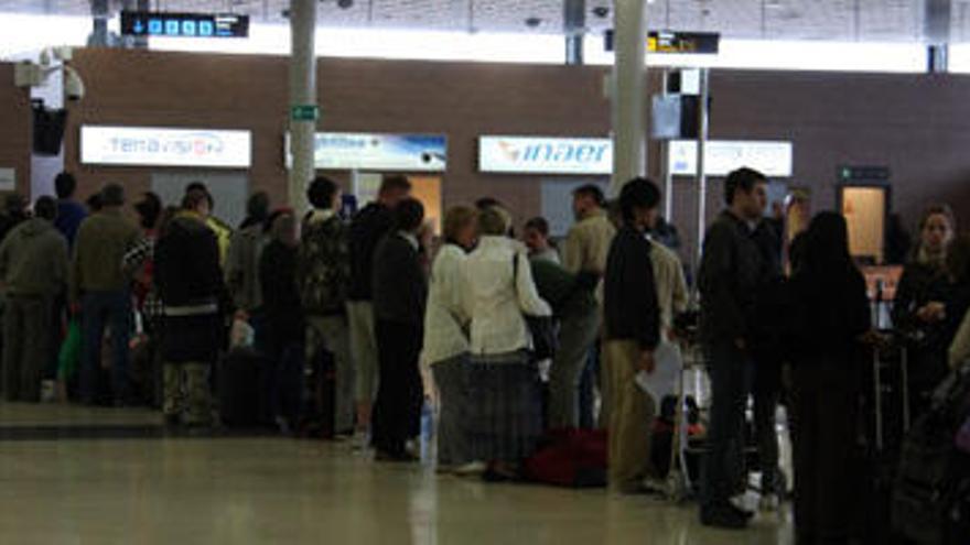 32 vuelos suspendidos en El Prat