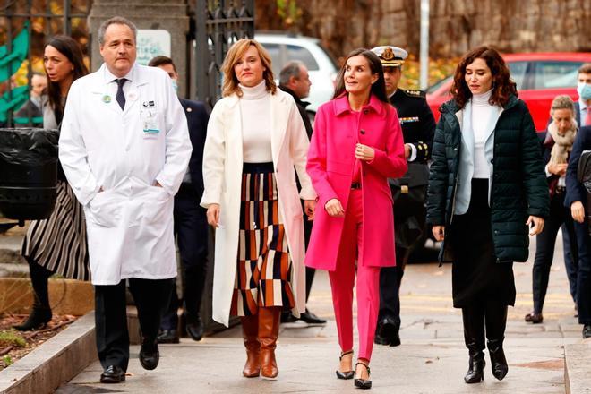 La visita al Hospital Niño Jesús de la ministra de educación Pilar Alegría, la reina Letizia y la presidenta de la Comunidad de Madrid Isabel Díaz Ayuso