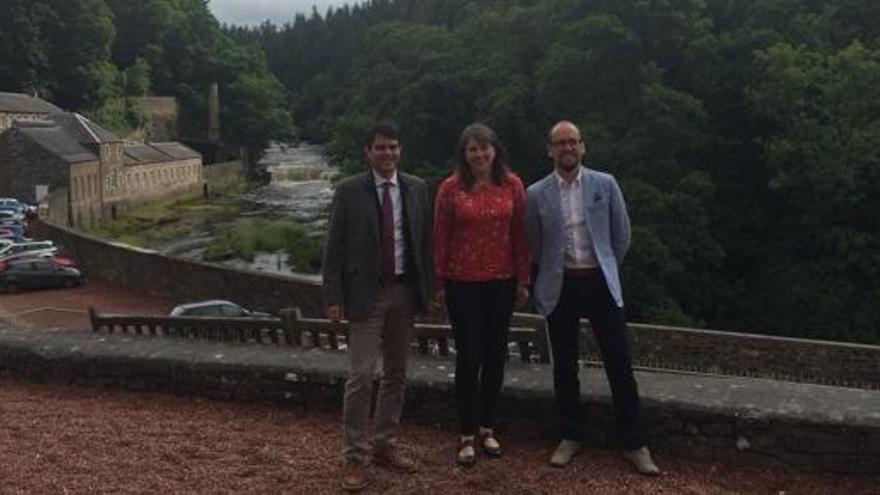 Per la dreta David Font amb la ministra Aileen Campbell i el president de la Diputació Marc Castells a New Lanark