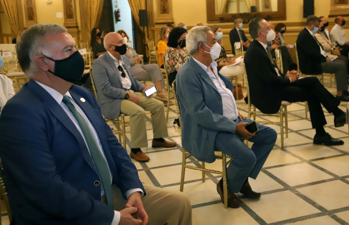Asistentes al acto de presentación del Anuario Agroalimentario Asistentes al acto de presentación del Anuario Agroalimentario
