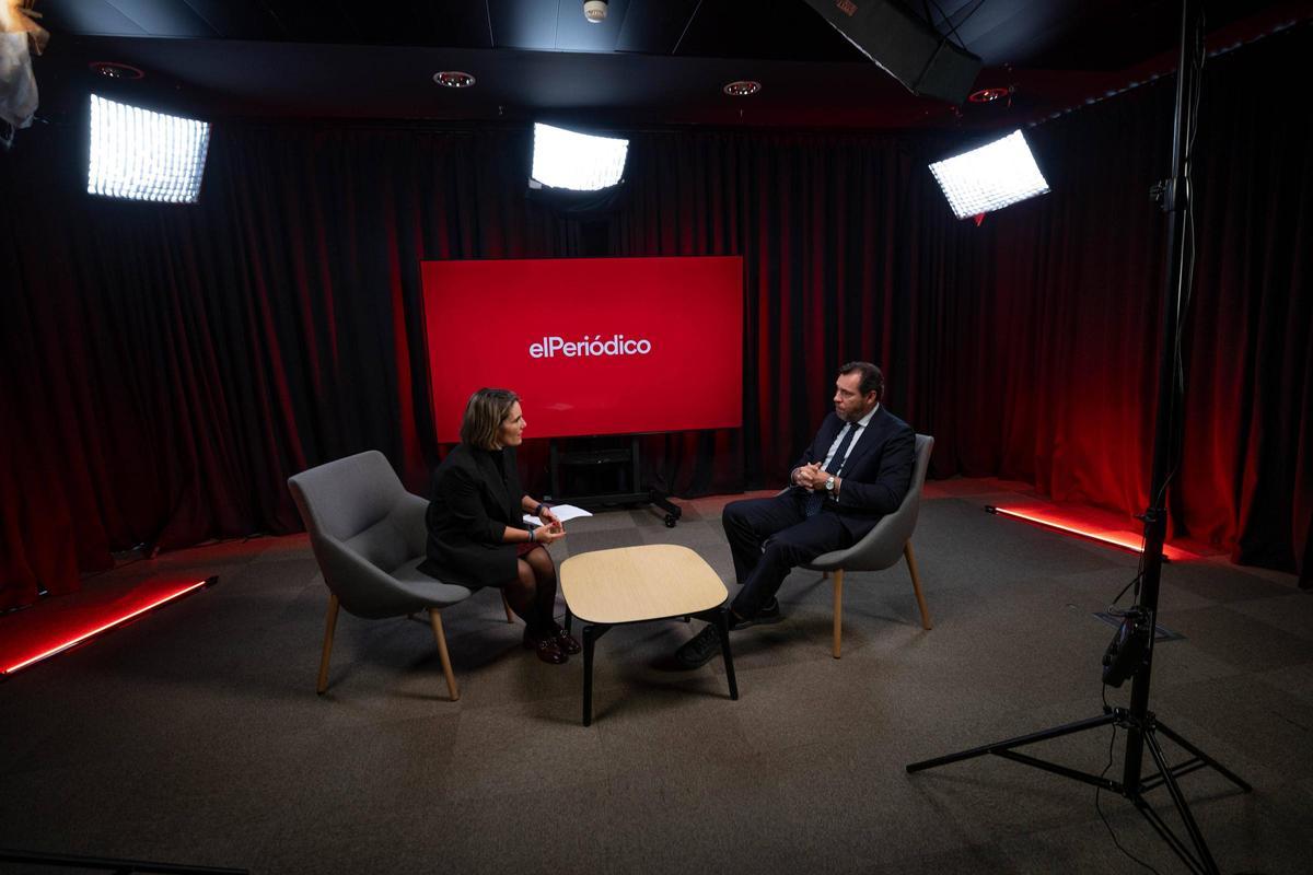 Ulaştırma ve Sürdürülebilir Hareketlilik Bakanı Óscar Puente, geçen Perşembe günü EL PERIÓDICO'da bir röportaj sırasında.