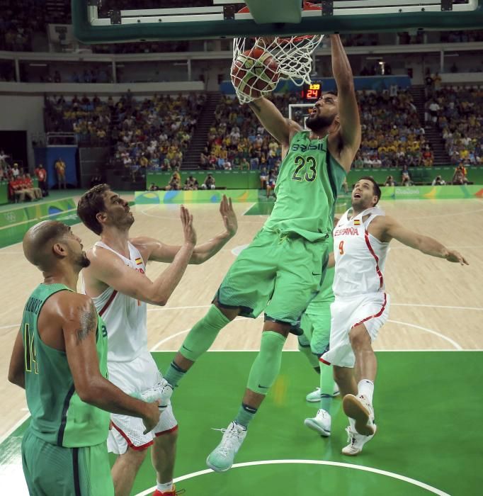 Las mejores imágenes del Brasil - España de baloncesto en Río 2016.