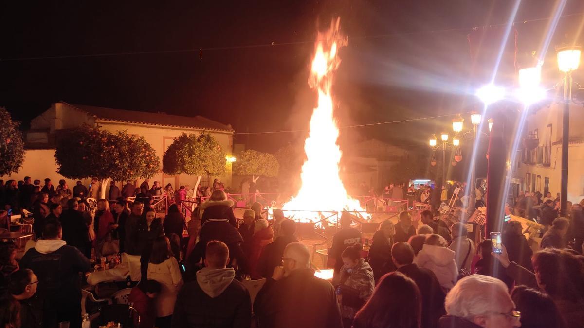 Asistentes a la fiesta de la Candelaria de Morente, este sábado.