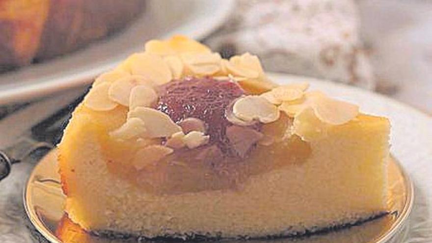 Pastel de queso y manzanas al horno
