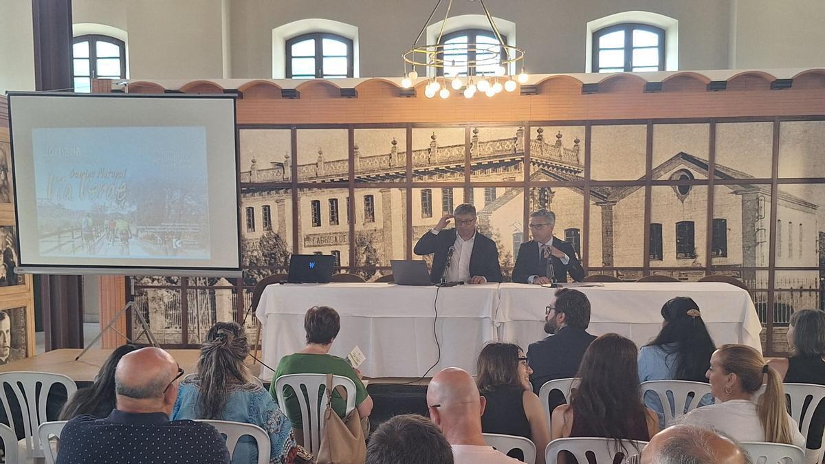 Reunión en Puente Genil sobre la Vía Verde del Aceite.