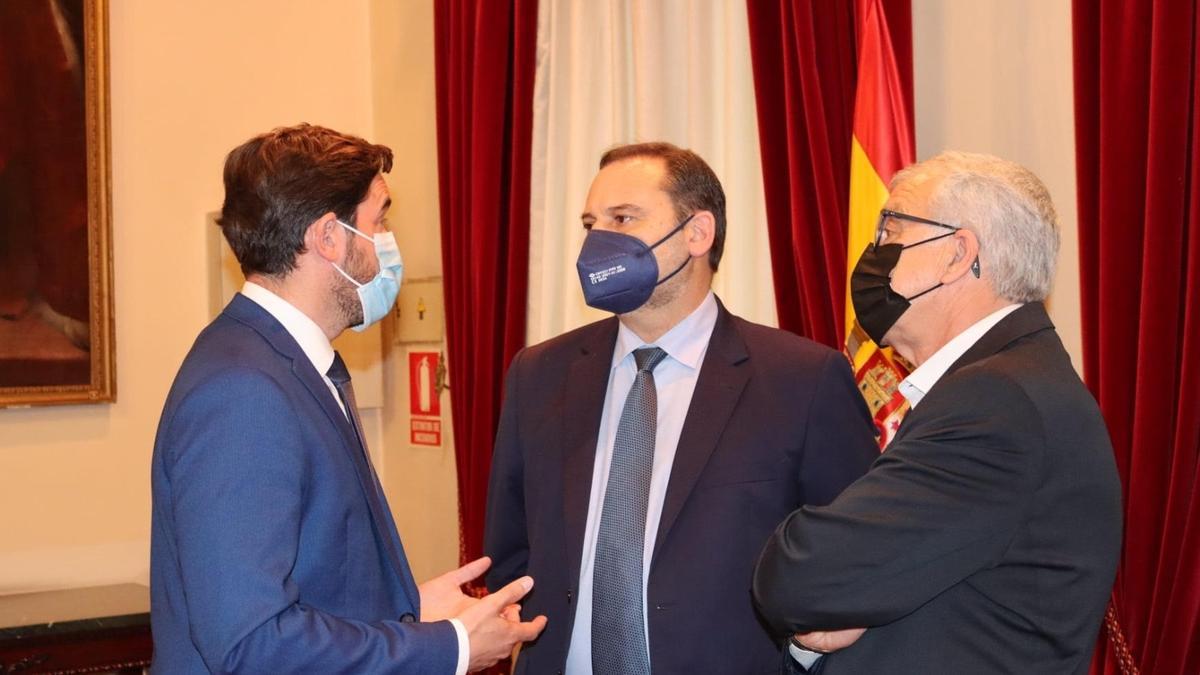 Parlamentarios socialistas por Zamora, reunidos con el ministro Ábalos para abordar este proyecto.