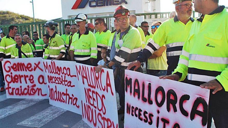 Imagen de una protesta de los trabajadores de Cemex.