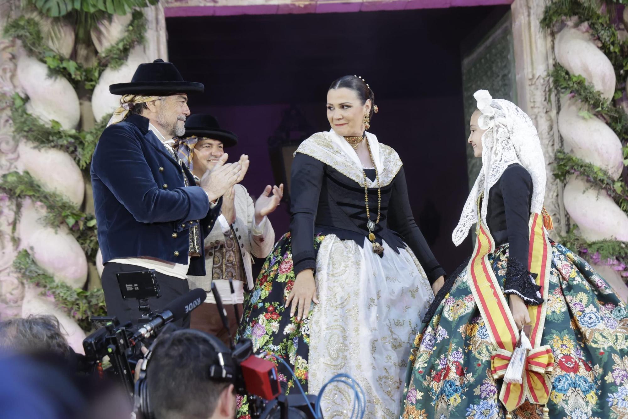 Las Hogueras de Alicante proclaman a su Bellea del Foc infantil 2025 y a sus damas