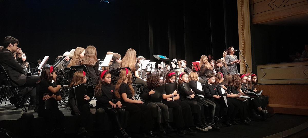 GALERÍA | El Festival de Navidad de los colegios y la Escuela de Música de Toro, en imágenes