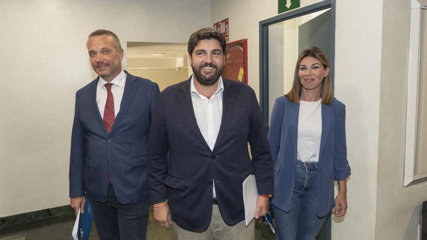 El primer contacto entre PP y Vox en Murcia no evita la investidura fallida