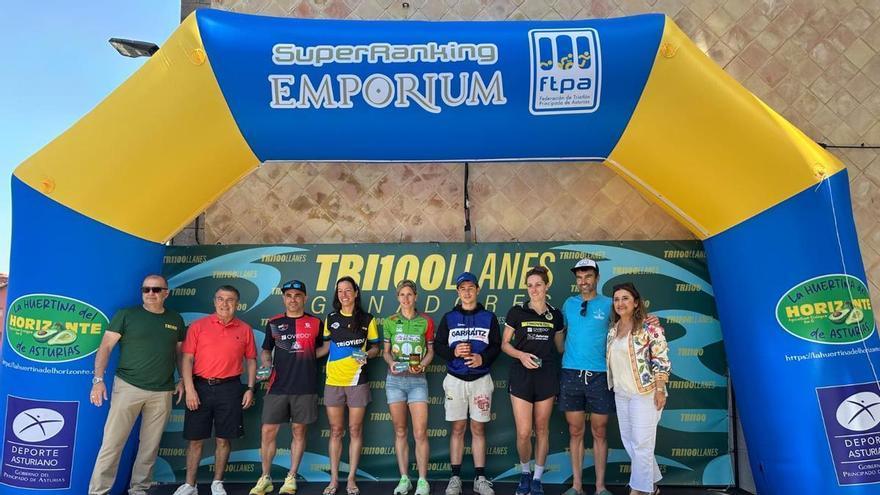 Beatriz Tenreiro y Fernando Barroso se convierten en los Campeones de Asturias de Media Distancia en la primera edición del Tri100 de Llanes