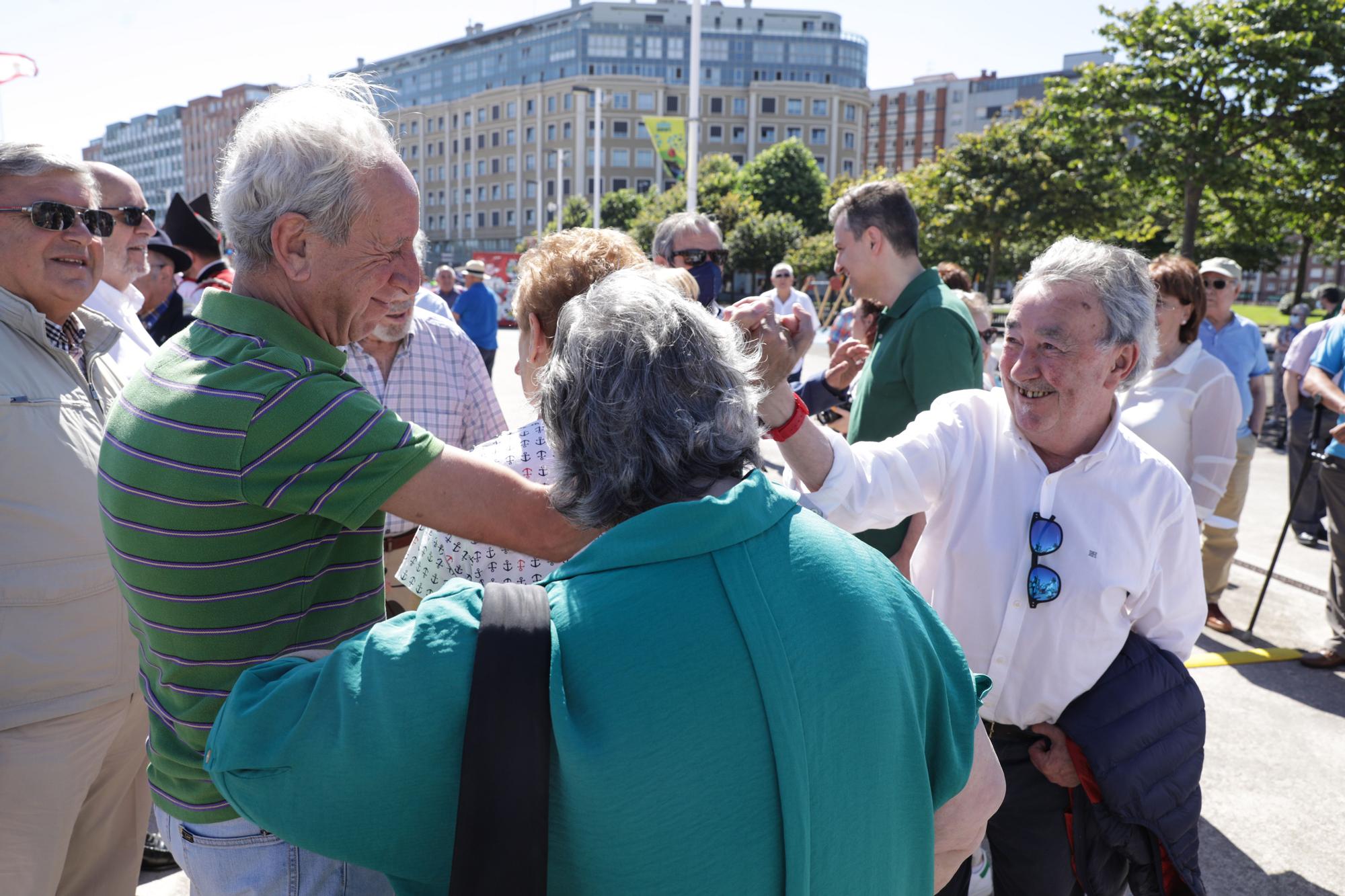 En imágenes: así fue el homenaje a Areces en Gijón