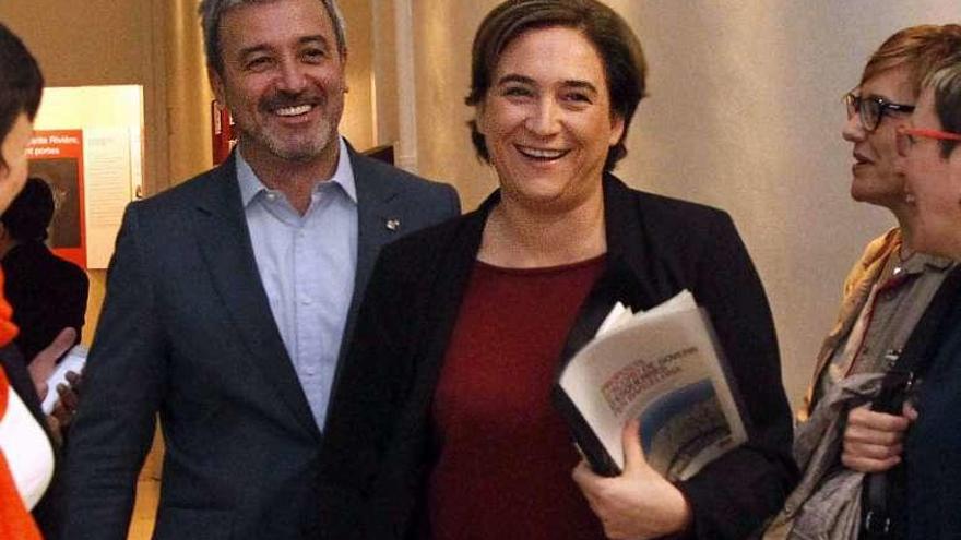 Jaume Collboni y Ada Colau, ayer, tras anunciar el acuerdo. // Efe