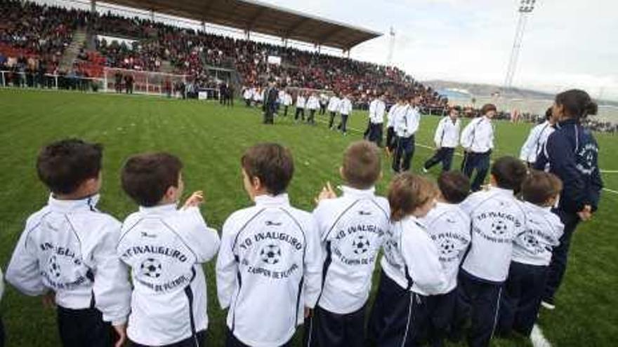 Imagen de la inauguración de los nuevos campos de Santa Bárbara.