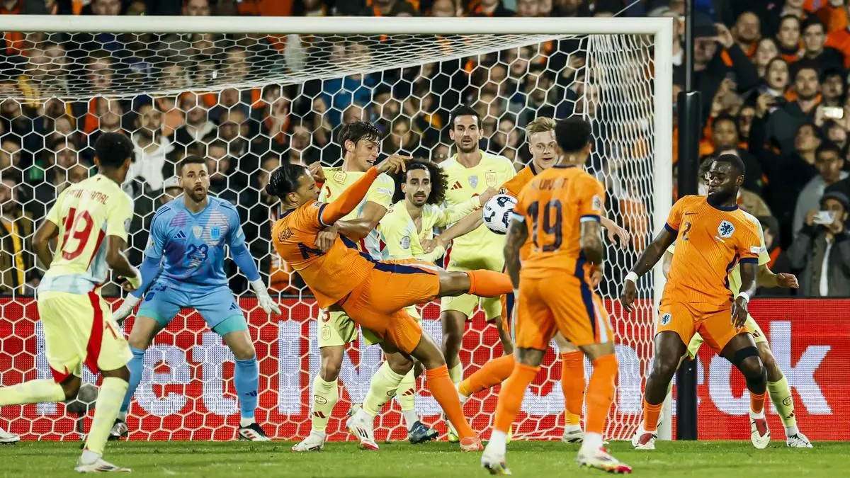 Merino da aire a España para seguir viva en la Nations League