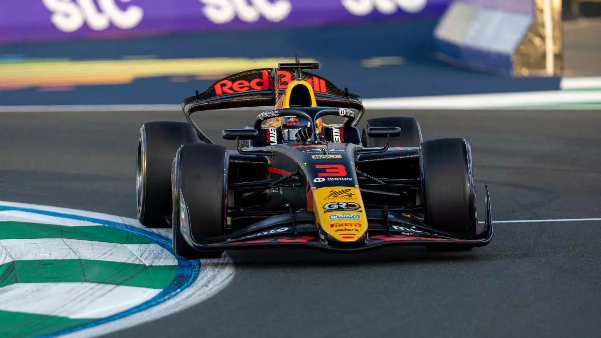 Pepe Mart赤 sube al podio en Arabia y ya es col赤der de la F2
