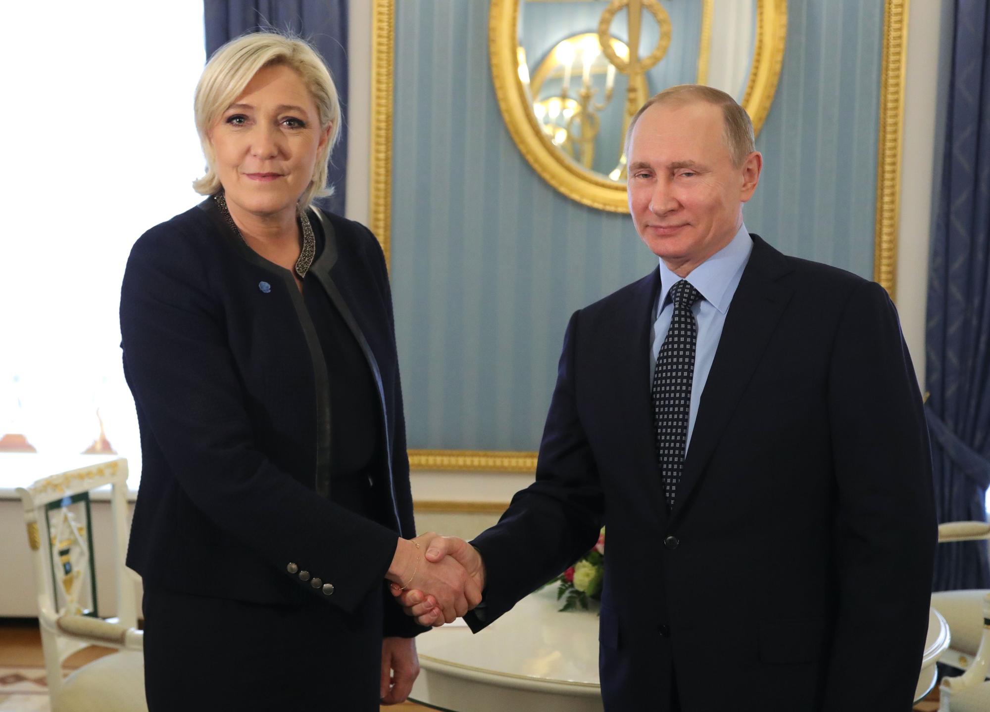 Le Pen con Putin en 2017