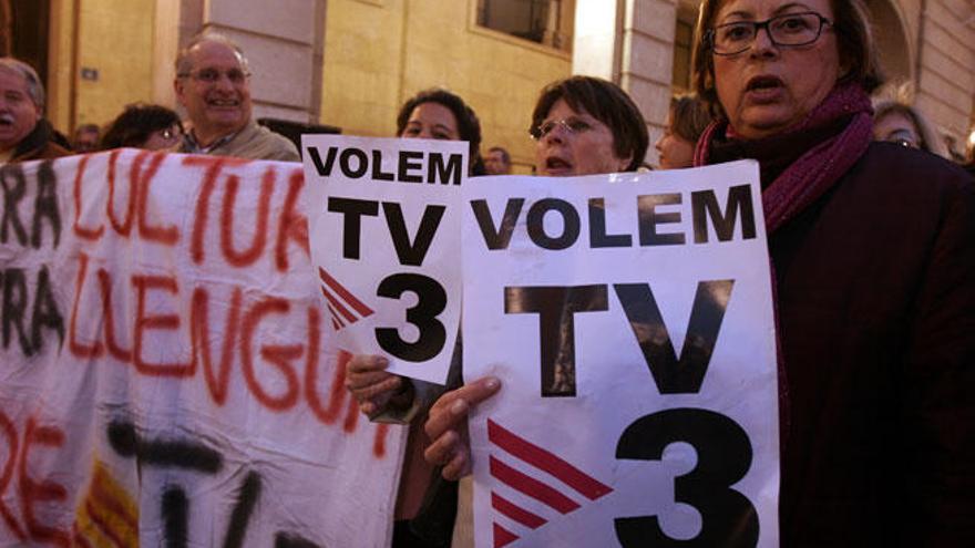 La Generalitat acusa al Gobierno de reducir a la mitad el espacio de TV3