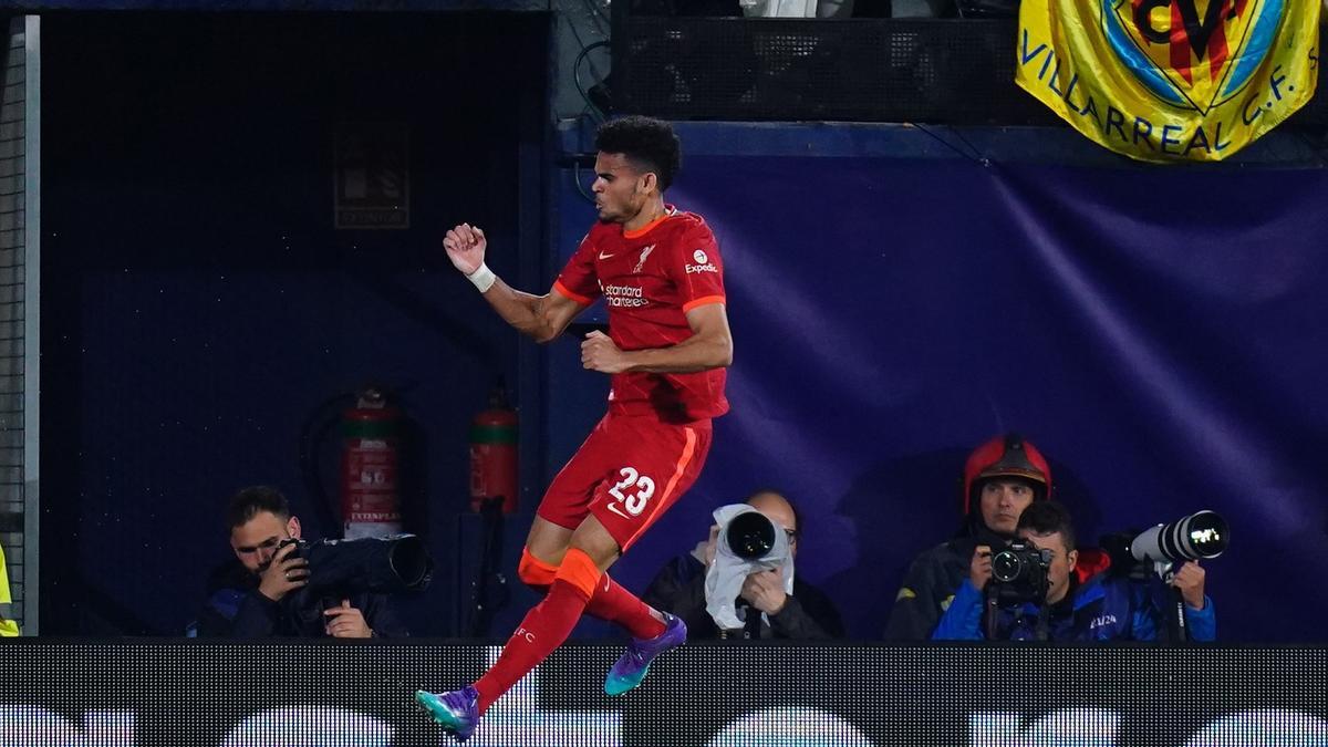 Luis Díaz salta eufórico tras marcar el gol del empate ante el Villarreal.