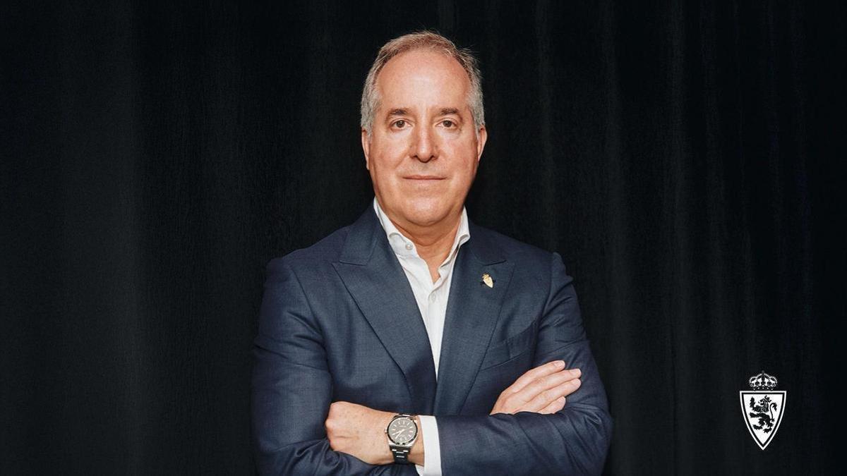 Jorge Mas, en la foto que ilustra la entrevista con el club.