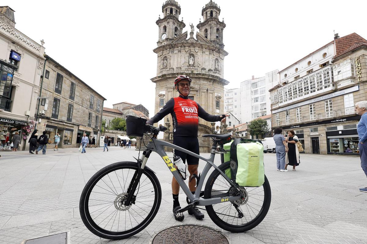 Eladio Paz, en la plaza de la Peregrina de Pontevedra